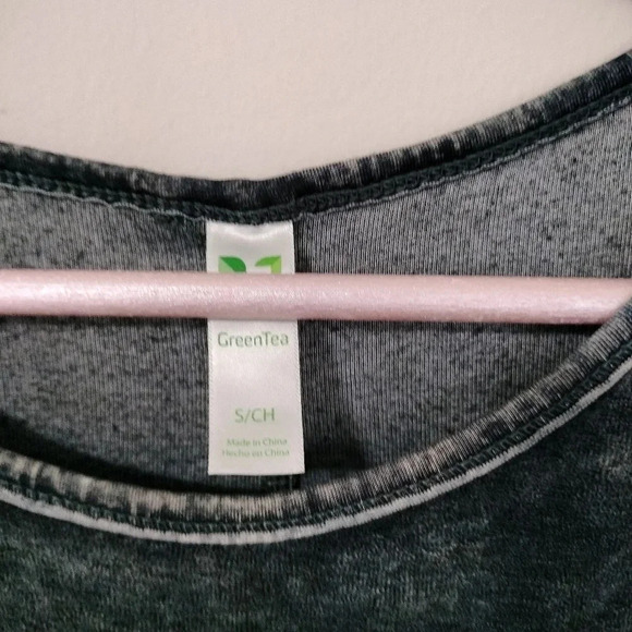 Green Tea Women's Crushed Gray Velvet Short Sleeve Top - small - Picture 4 of 7